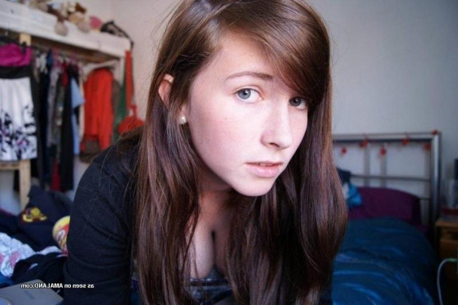 11P Collection of a sexy amateur cutie camwhoring at home