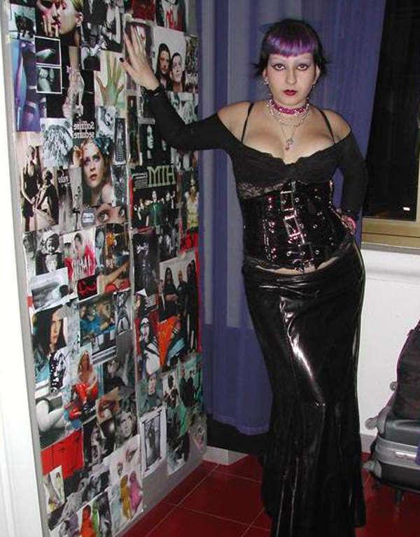 10P Picture compilation of scene chicks in pink and black
