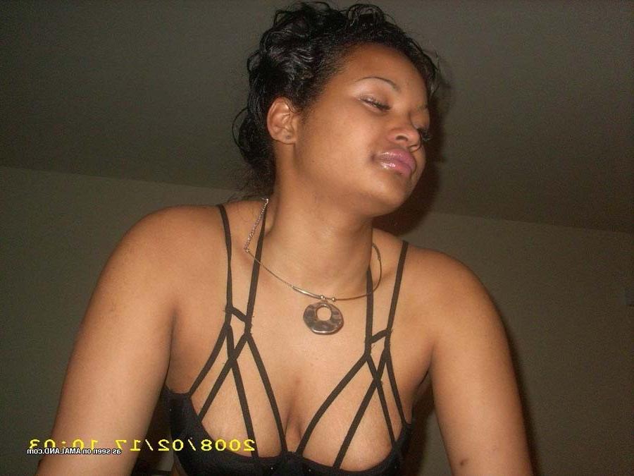 12P Picture compilation of a group of sultry nubian GFs