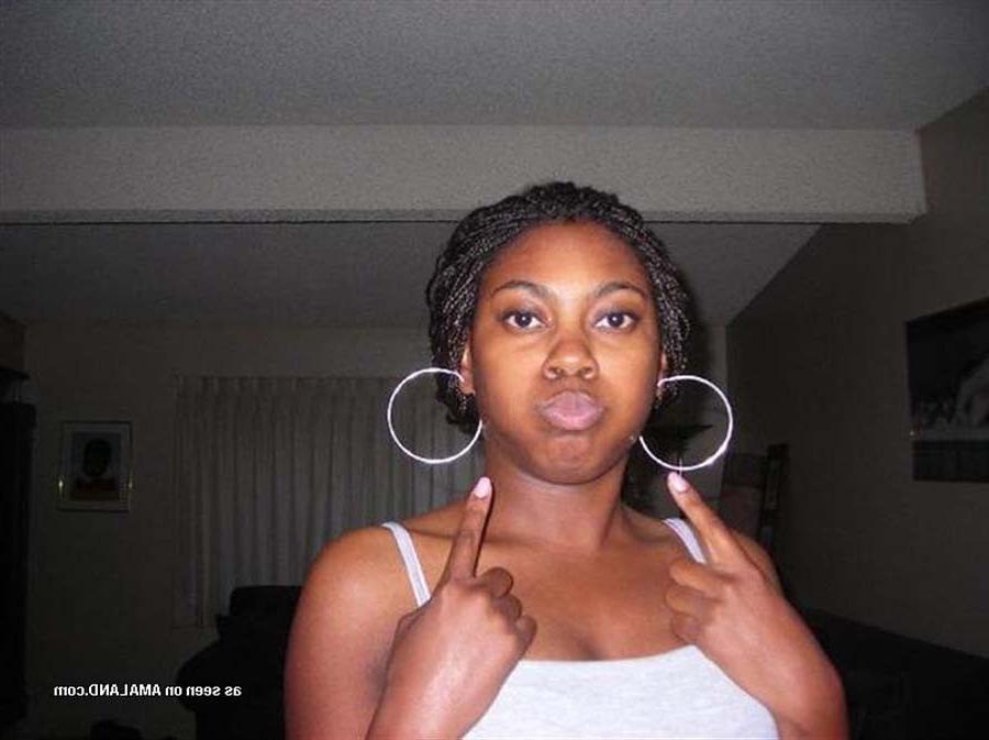 12P Picture compilation of a group of sultry nubian GFs