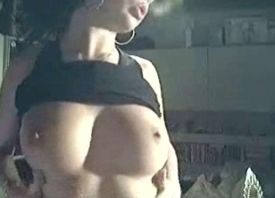10P Pictures of busty amateur sexy honeys