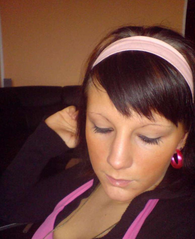 10P Selfpics of a kinky heavy-chested babe