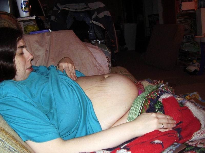 15P busty amateur pregnant babes posing