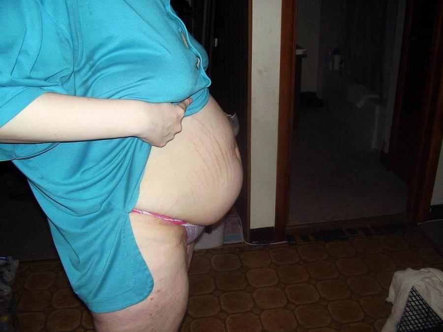 15P busty amateur pregnant babes posing