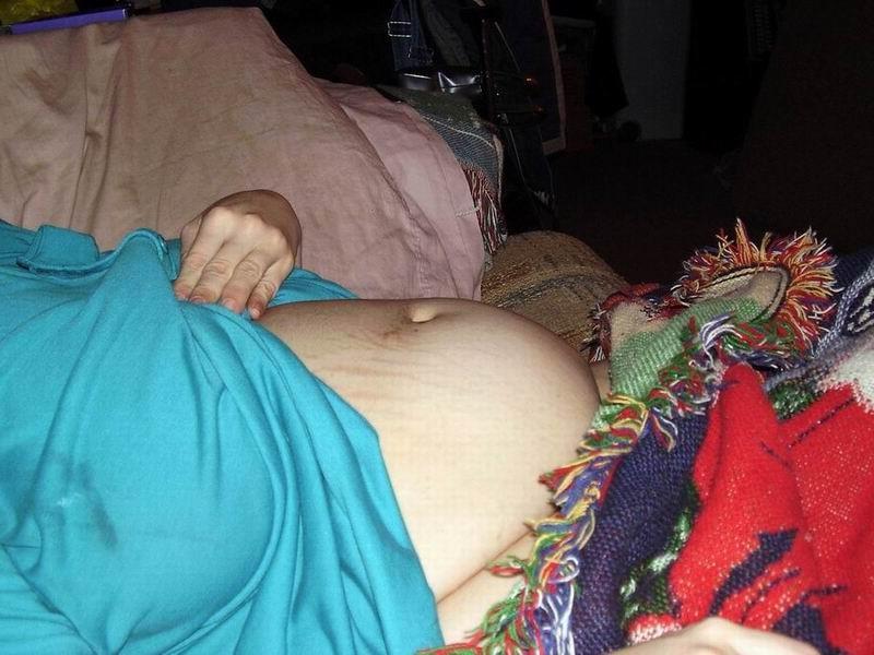 15P busty amateur pregnant babes posing