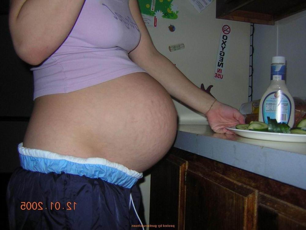15P busty amateur pregnant babes posing