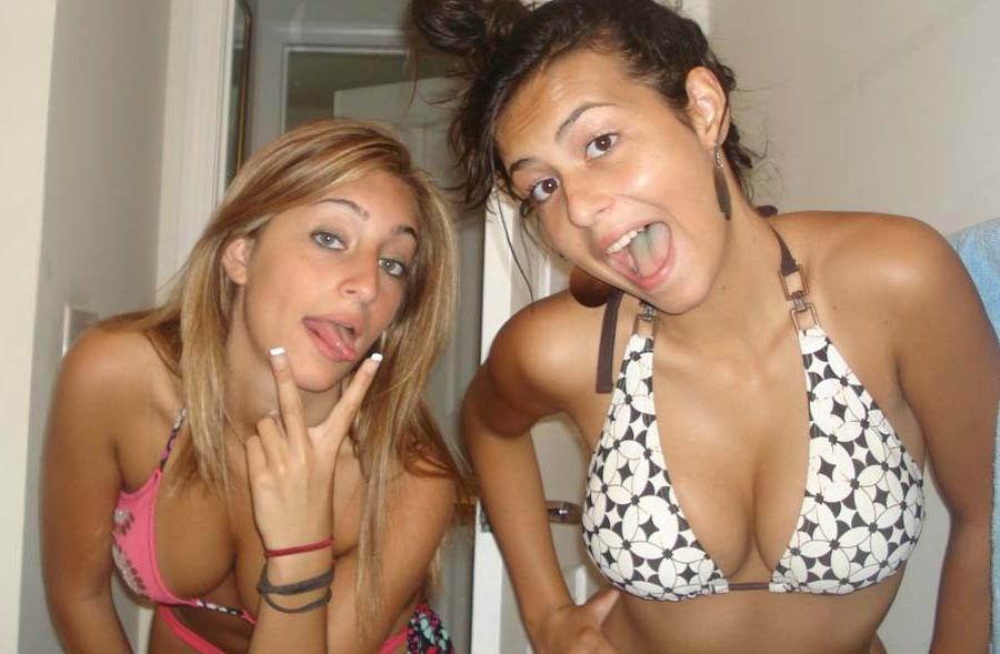 15P Busty amateur girlfriends showing off boobs