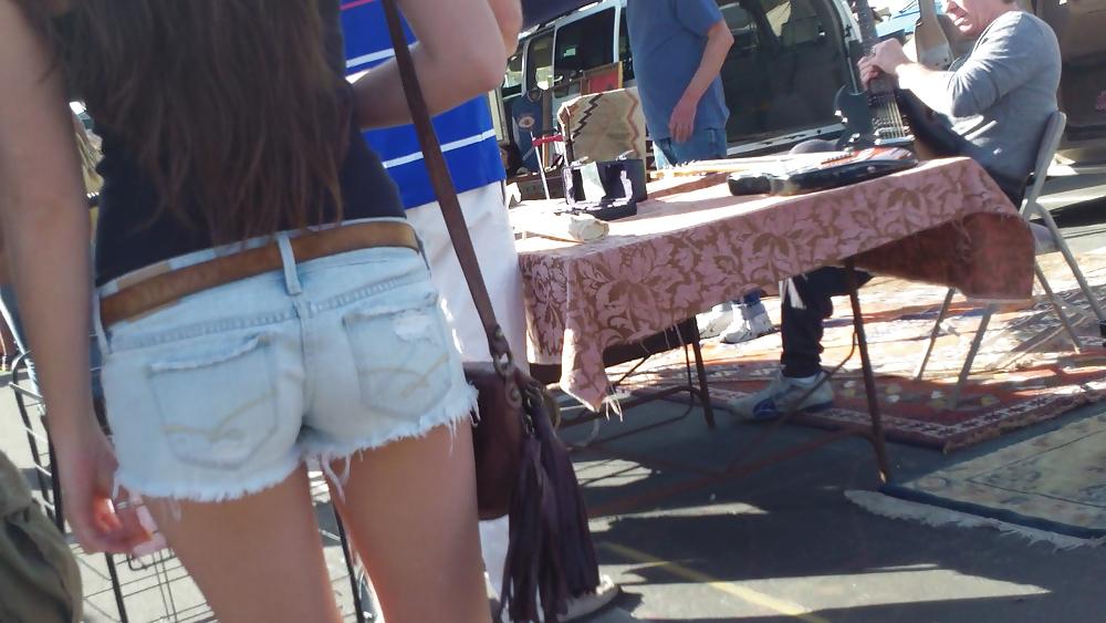 25P Sexy teen ass & butts in blue jean shorts 