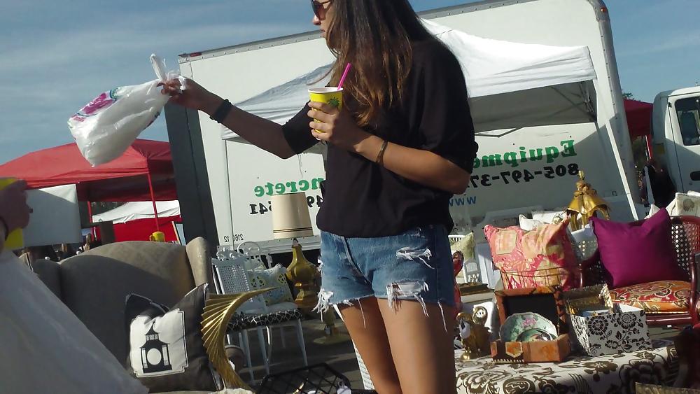 25P Sexy teen ass & butts in blue jean shorts 