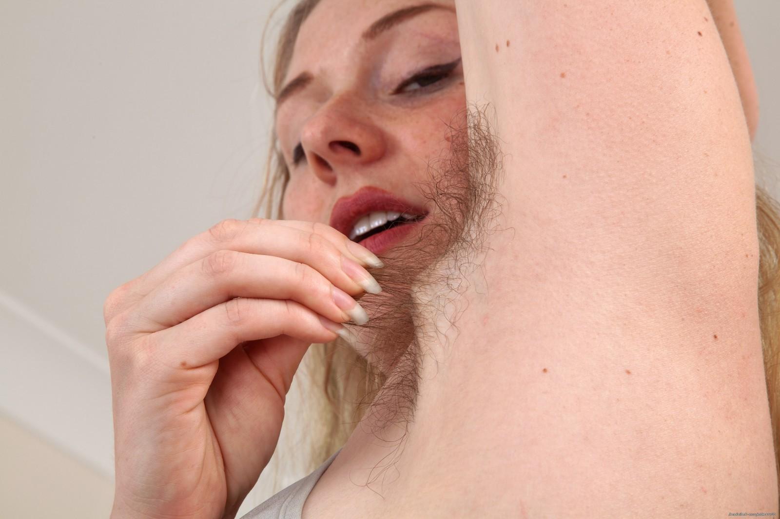 15P Busty hairy tattooed amateur Verina spreading furry pussy