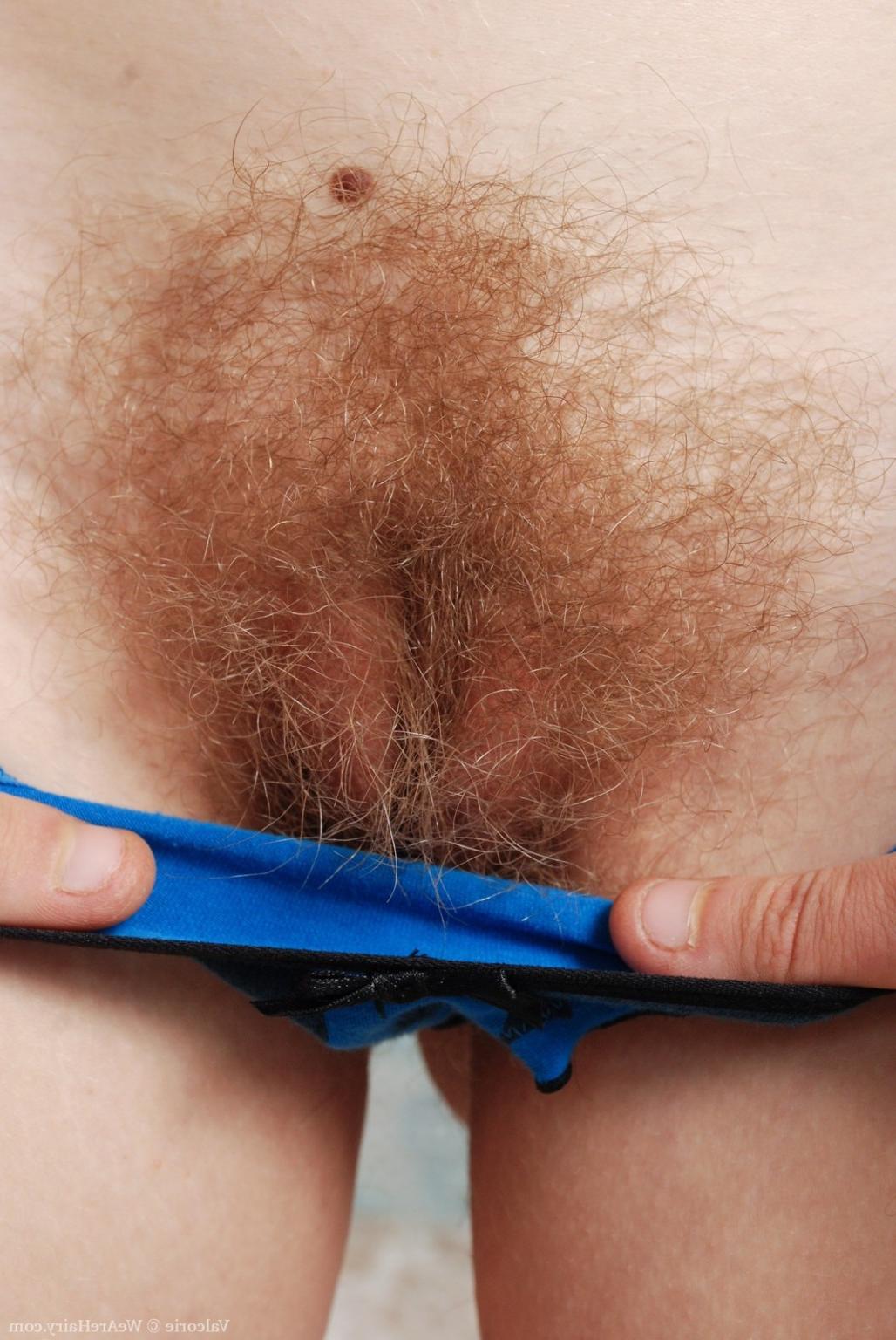 16P Valcorie is happy to show her hairy armpits