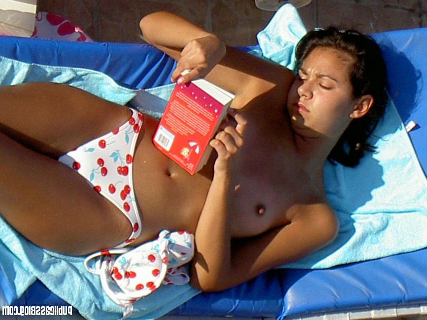15P Naked gfs are posing and playing outdoors