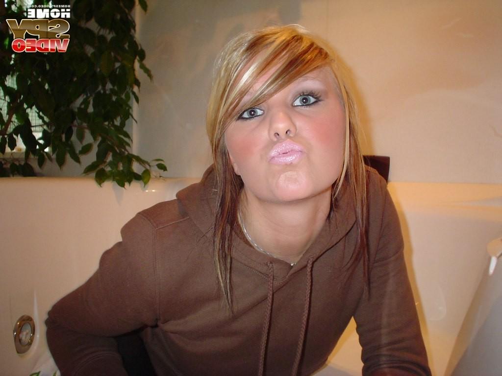 12P Playful blonde demonstrates pussy inner for amateur guy