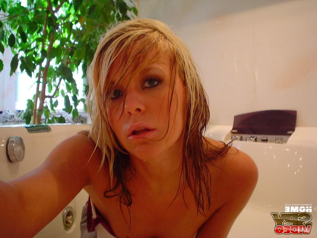 12P Playful blonde demonstrates pussy inner for amateur guy