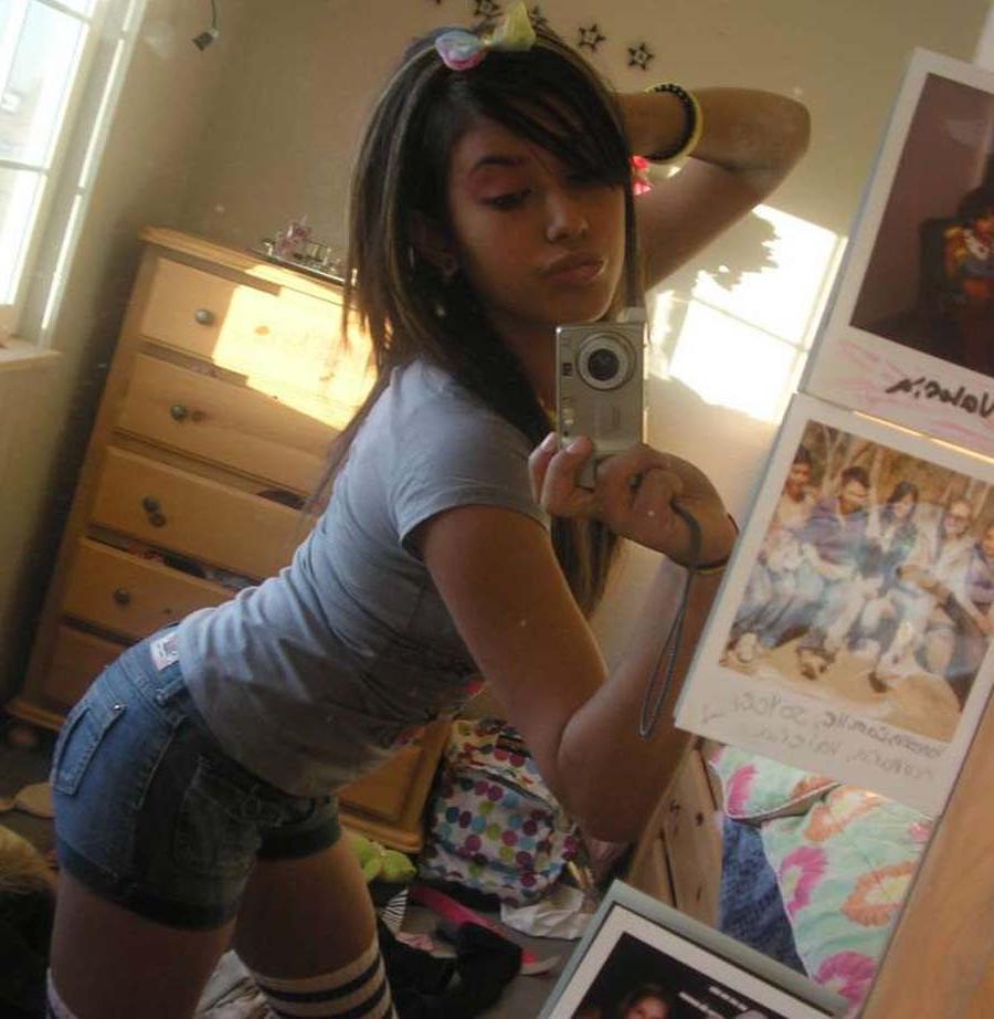 16P Photo compilation of nice amateur sexy non-nude chicks