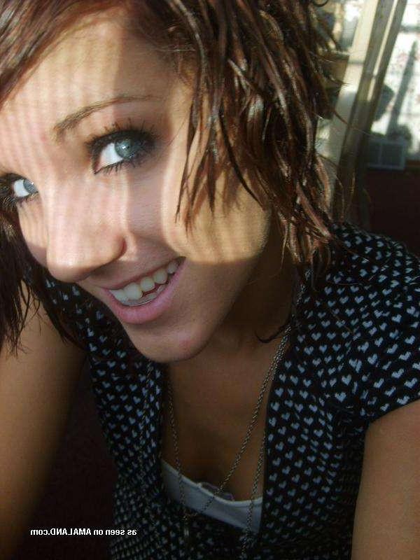 16P Photo compilation of nice amateur sexy non-nude chicks