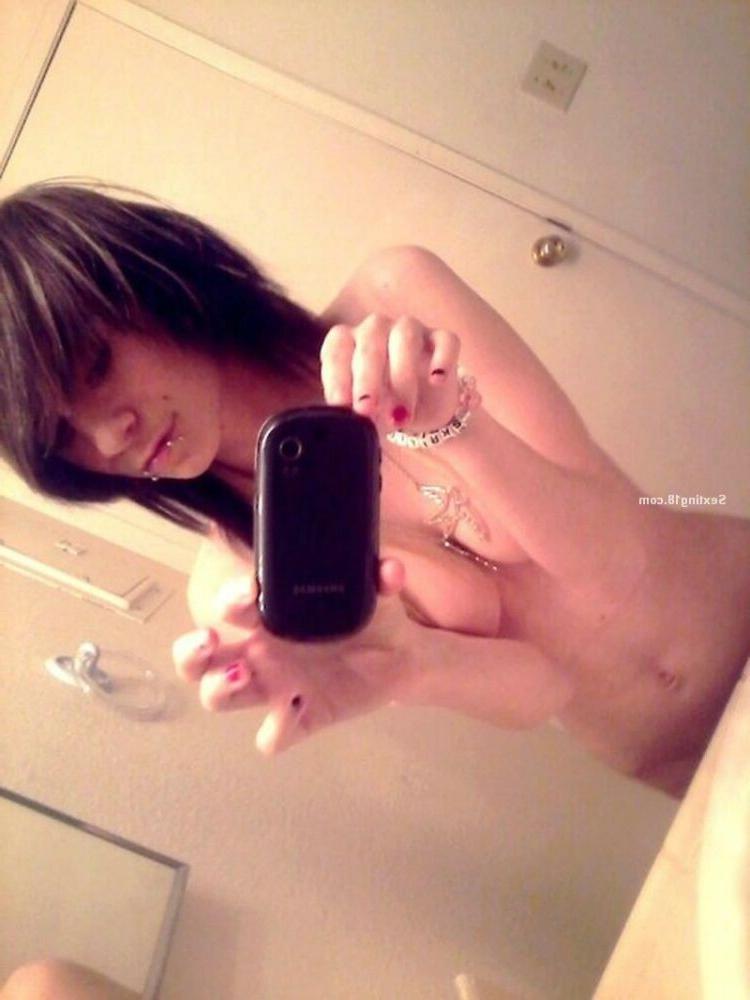 15P Girlfriends selfshot sexting gallery 25