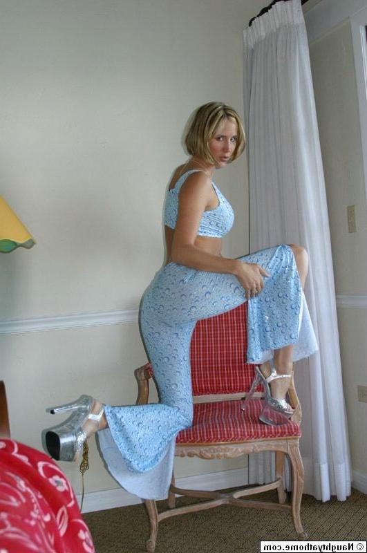 15P Desirae in blue tight pants