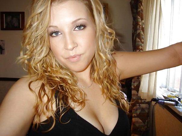 25P BUSTY AMATEUR III