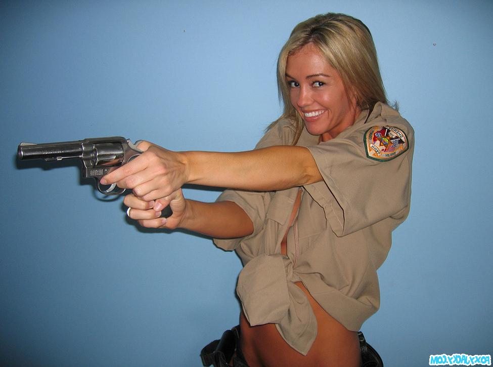 15P Foxy Jacky in a sexy cop uniform