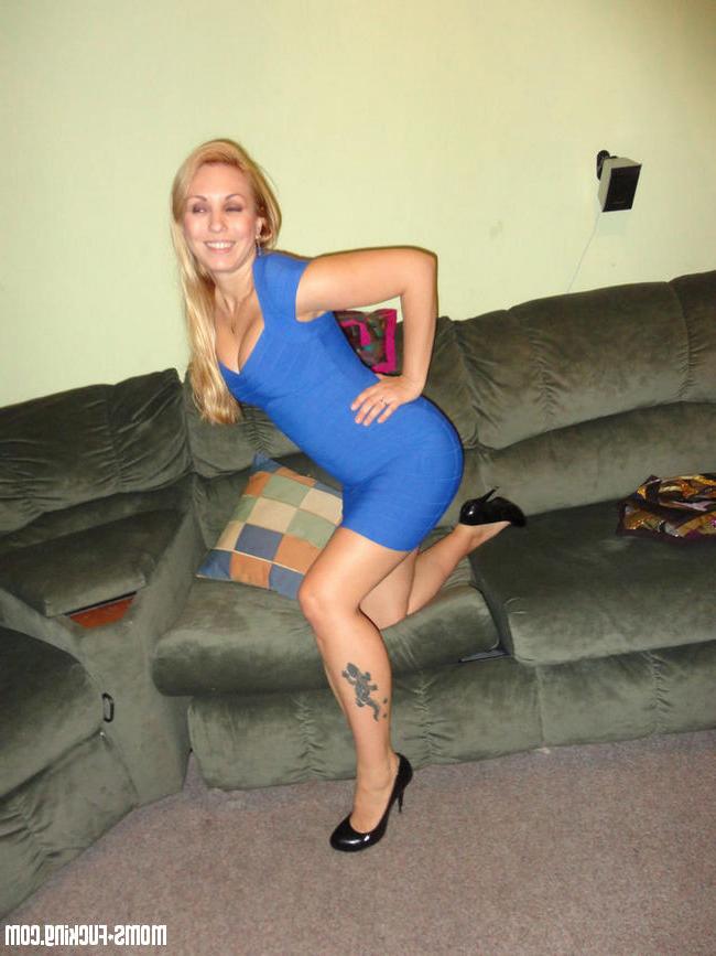 14P Blonde ex girlfriends show tits and ass for the camera gallery 1