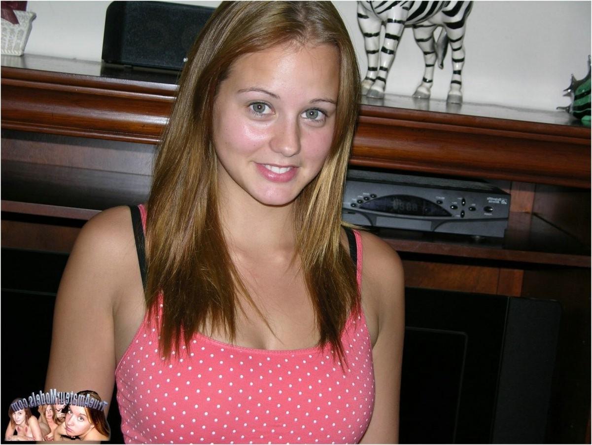 22P Hot Florida Amateur College girls spreading pussies fingering assholes