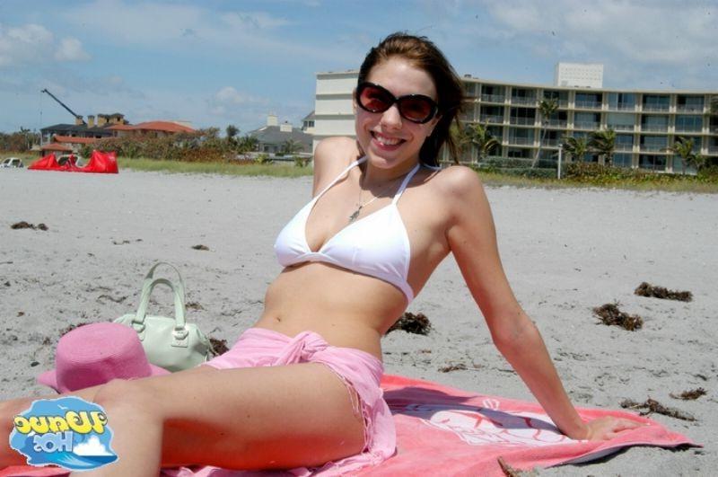 16P Bikini girl on top of a hard cock