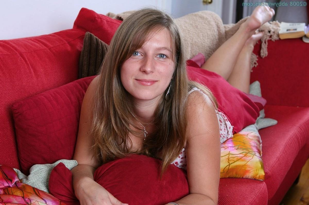 15P Natural hairy amateur Amelie showing off her unshaved furry pussy