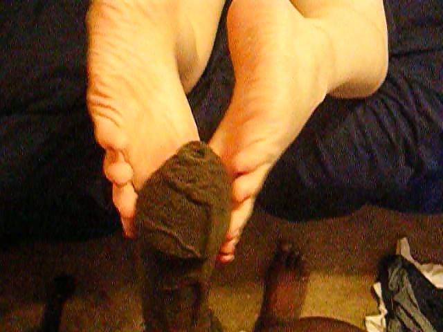 23P Some more footjob pics