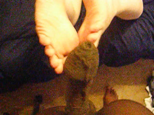 23P Some more footjob pics