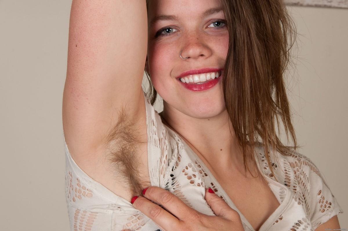 15P Natural hairy amateur spreading her pussy