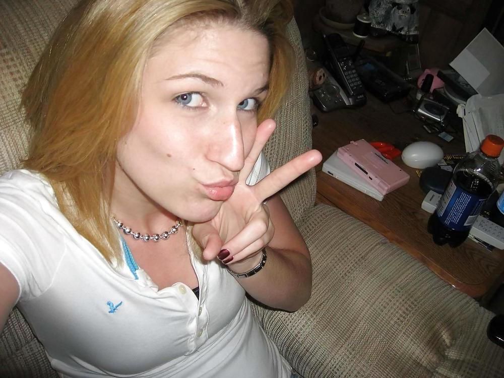 25P HAIRY TEEN SELFPICS