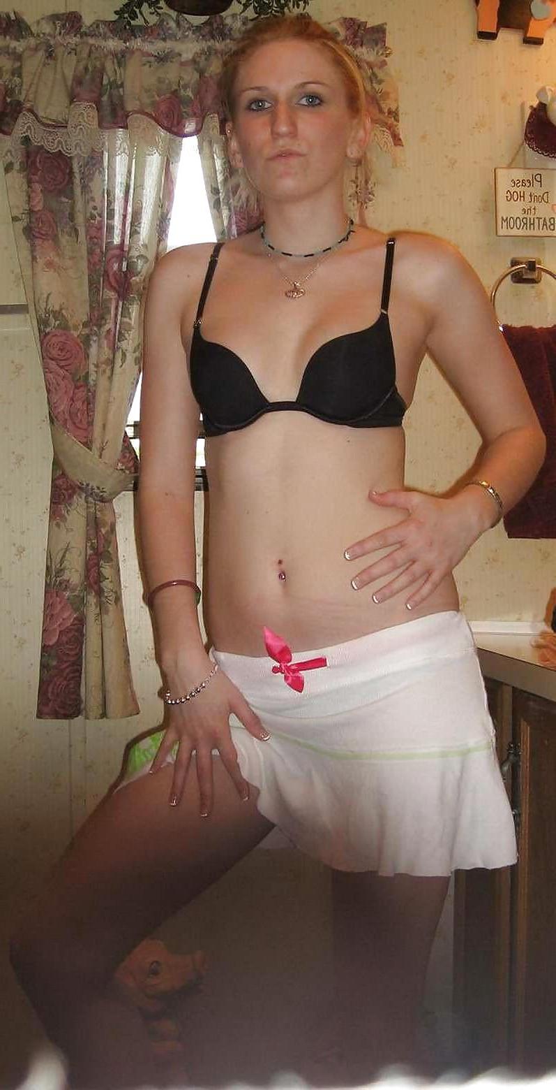 25P HAIRY TEEN SELFPICS