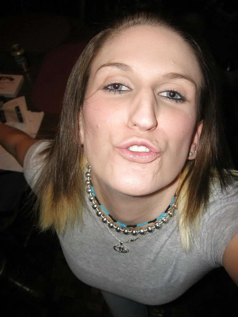 25P HAIRY TEEN SELFPICS