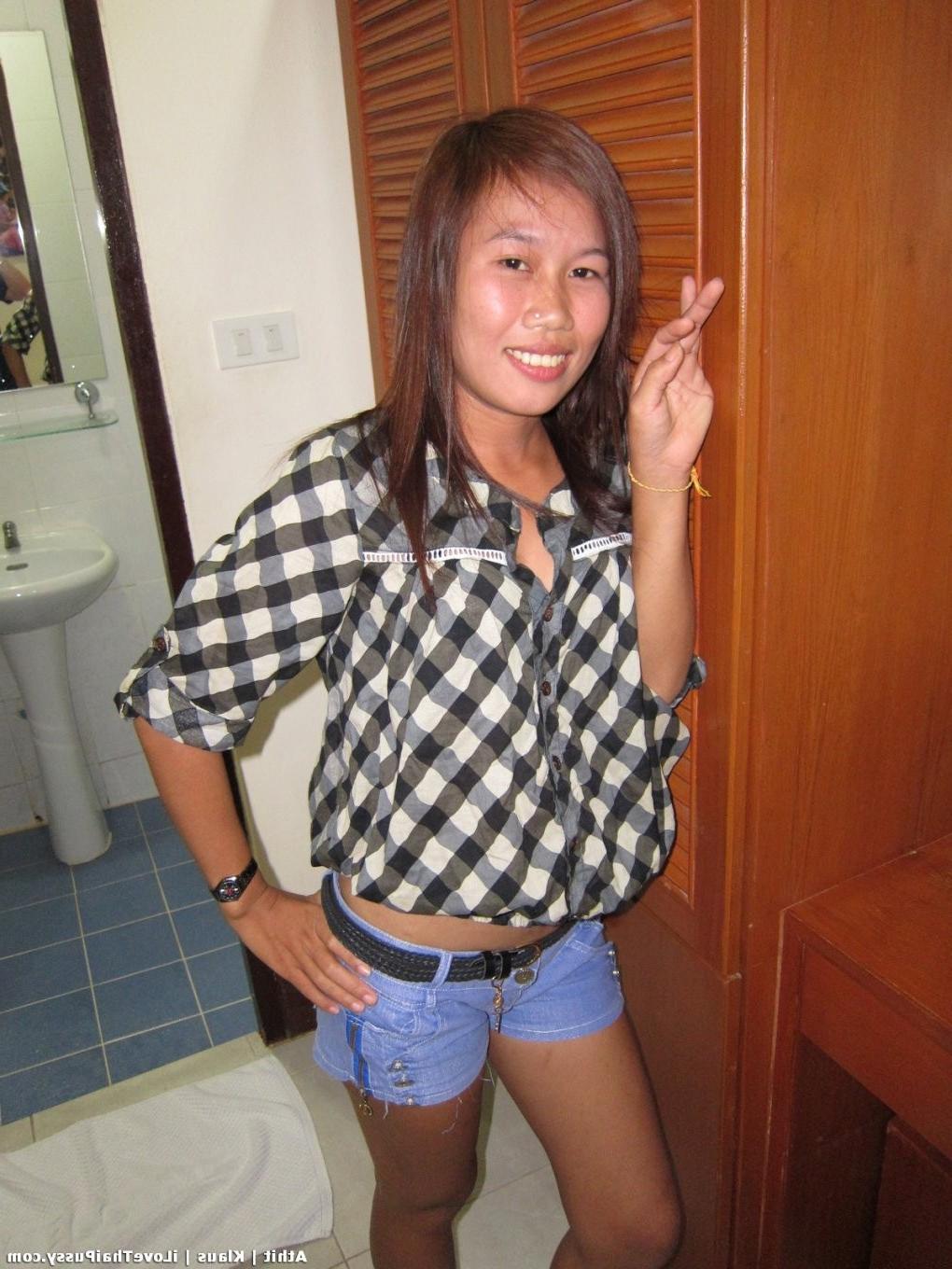 25P Hot Thai gogo hooker penetrated bareback no condom by an filthy sex tourist chea