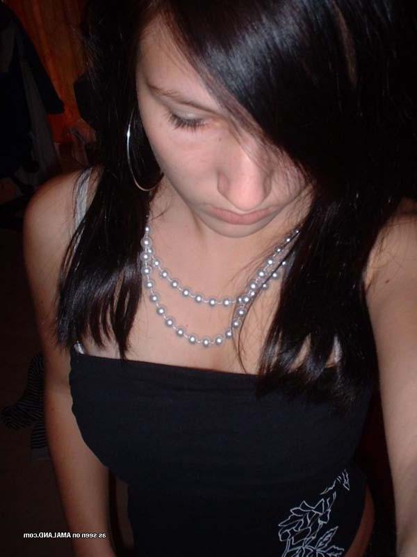 12P Picture compilation of a steamy hot chica's sexy selfpics