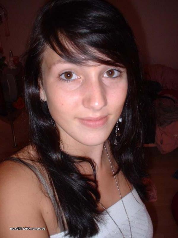 12P Picture compilation of a steamy hot chica's sexy selfpics