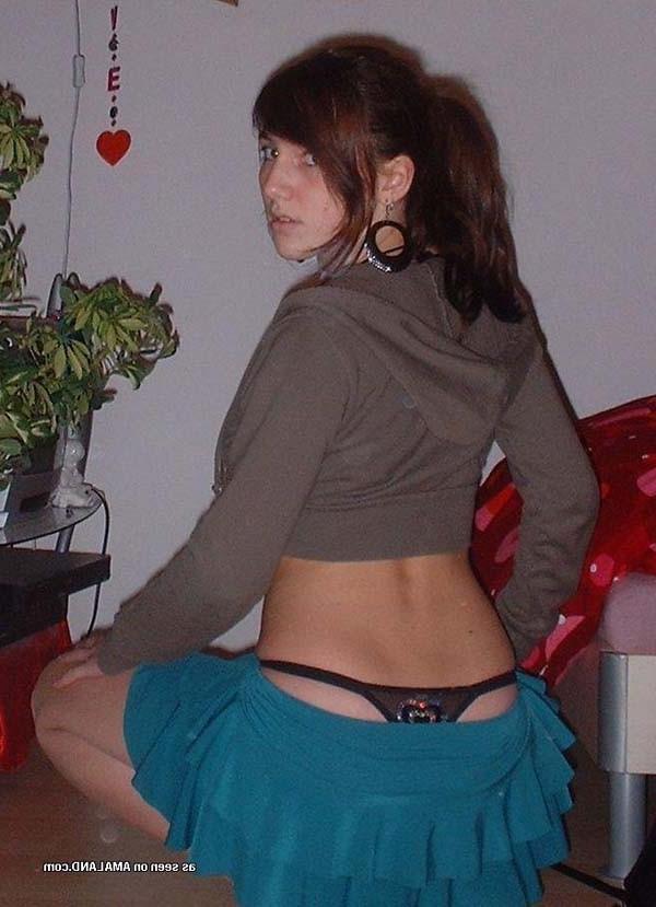 12P Picture compilation of a steamy hot chica's sexy selfpics