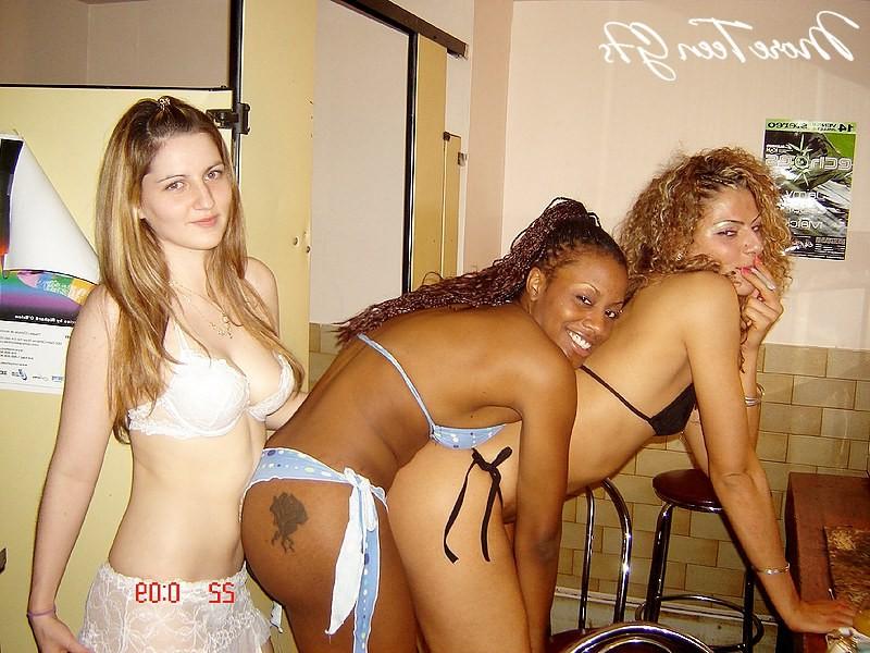 12P Hot girlfriend show their nude flexible bodies