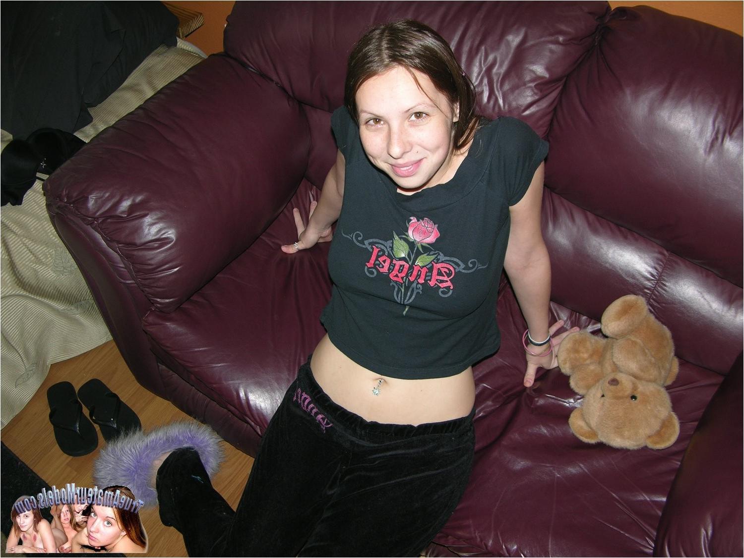 10P Zoe Rae Modeling Nude And Spreading Teenager Pussy