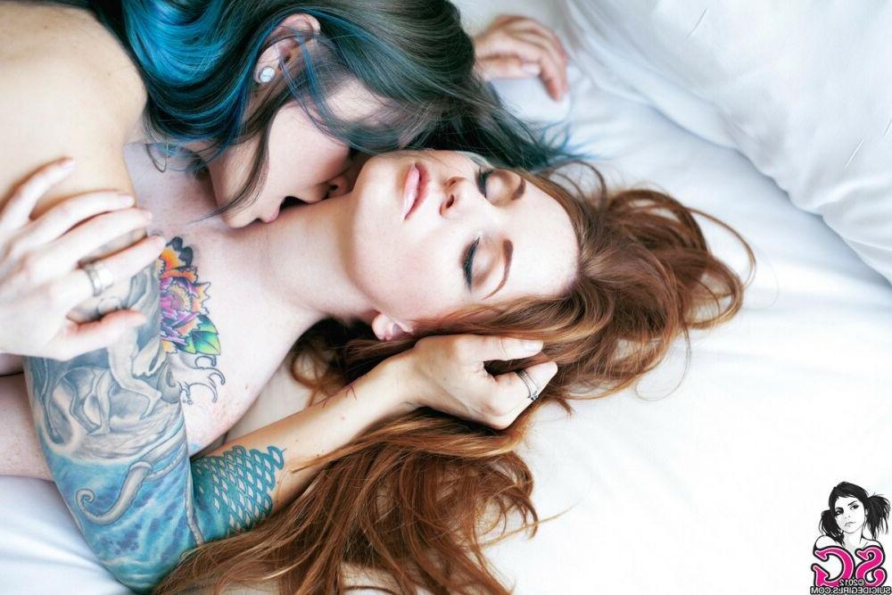 15P Lesbian teen girlfriends licking and kissing page 11