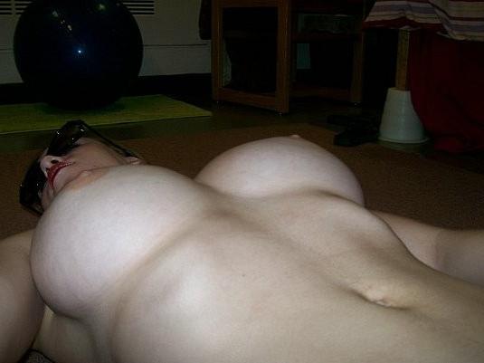 12P Horny amateur Halloween set of pictures