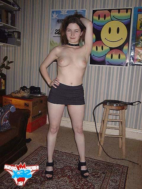 12P Girlfriend photos with sexy upskirt and downblouse