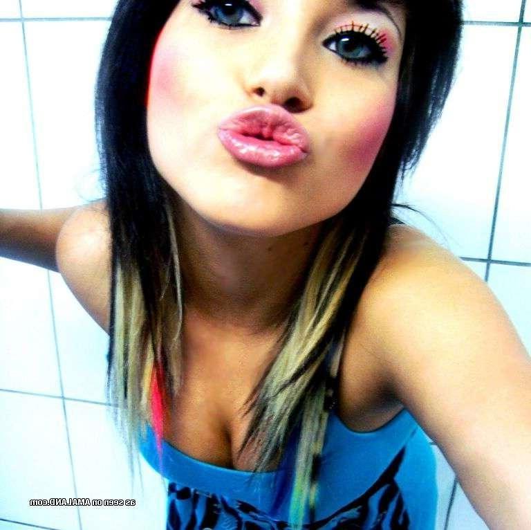 12P Compilation of steamy hot and sexy amateur scene babes