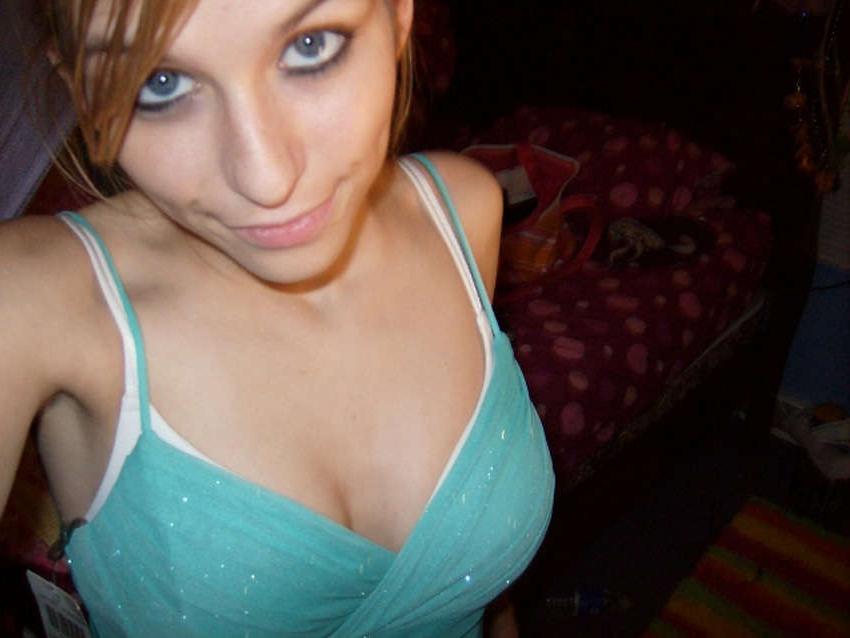 15P Sexy blue-eyed cutie self-shooting
