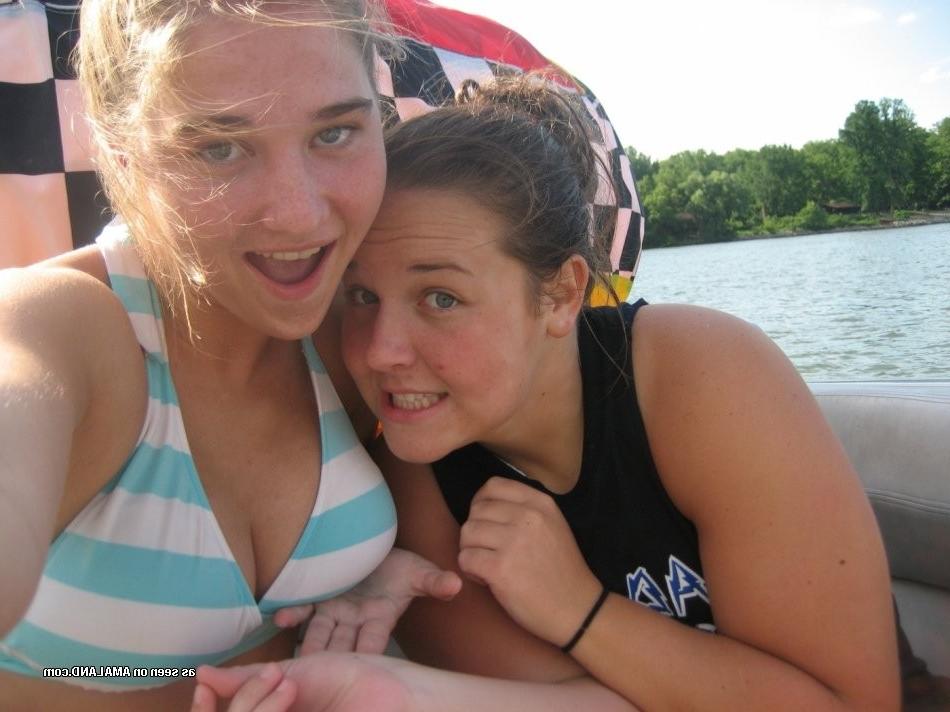 15P Busty amateur 18 year old girlfriend posing in candid snapshots