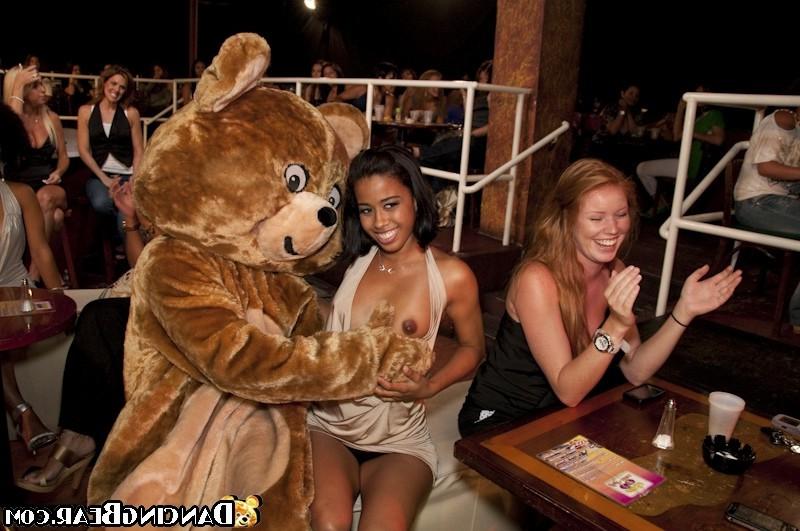 16P Many drunk partygirls sucking and fucking at a wild sex orgy