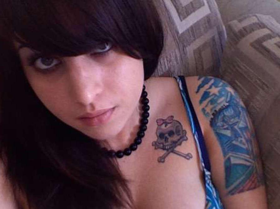 16P Compilation of an emo babe's selfpics