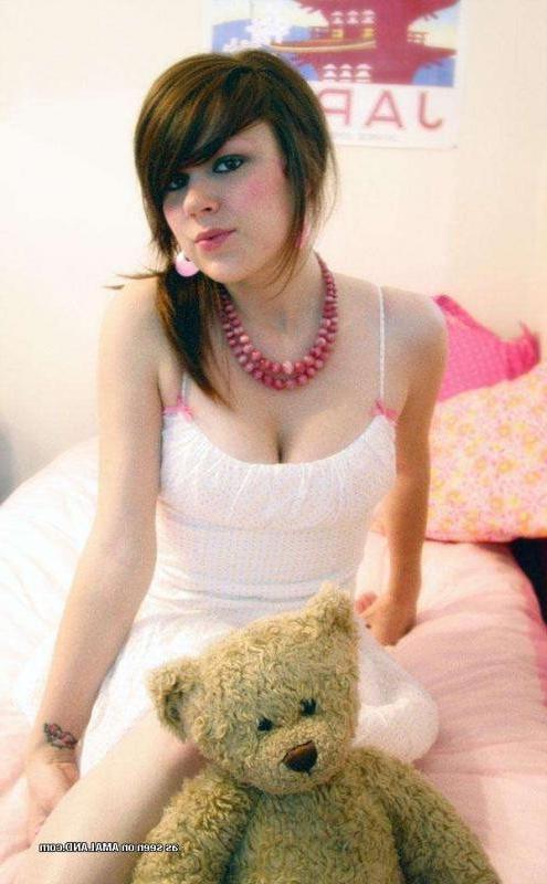 12P Nice steamy hot compilation of amateur emo hotties