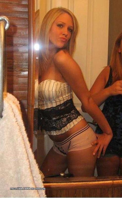 12P Compilation of hot self-shooting girlfriends in lingerie